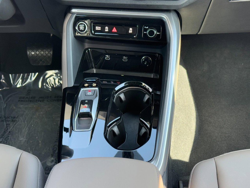 Used 2025 Audi Q5 Premium w/ Convenience Package image 14