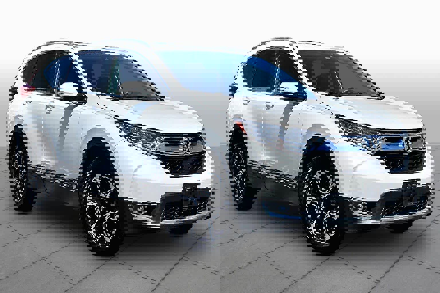 Used 2018 Honda CR-V Touring image 3