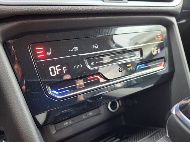 New 2025 Volkswagen Taos SE AWD/4WD image 14