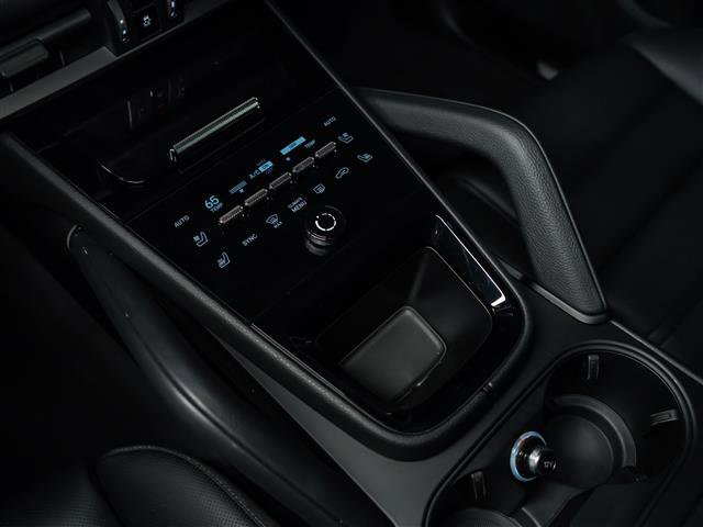 Certified 2025 Porsche Cayenne Coupe AWD/4WD image 26