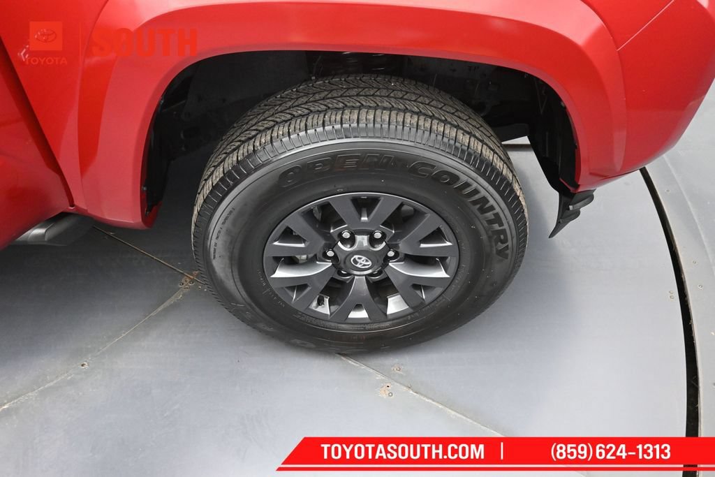 Used 2023 Toyota Tacoma SR5 AWD/4WD image 30