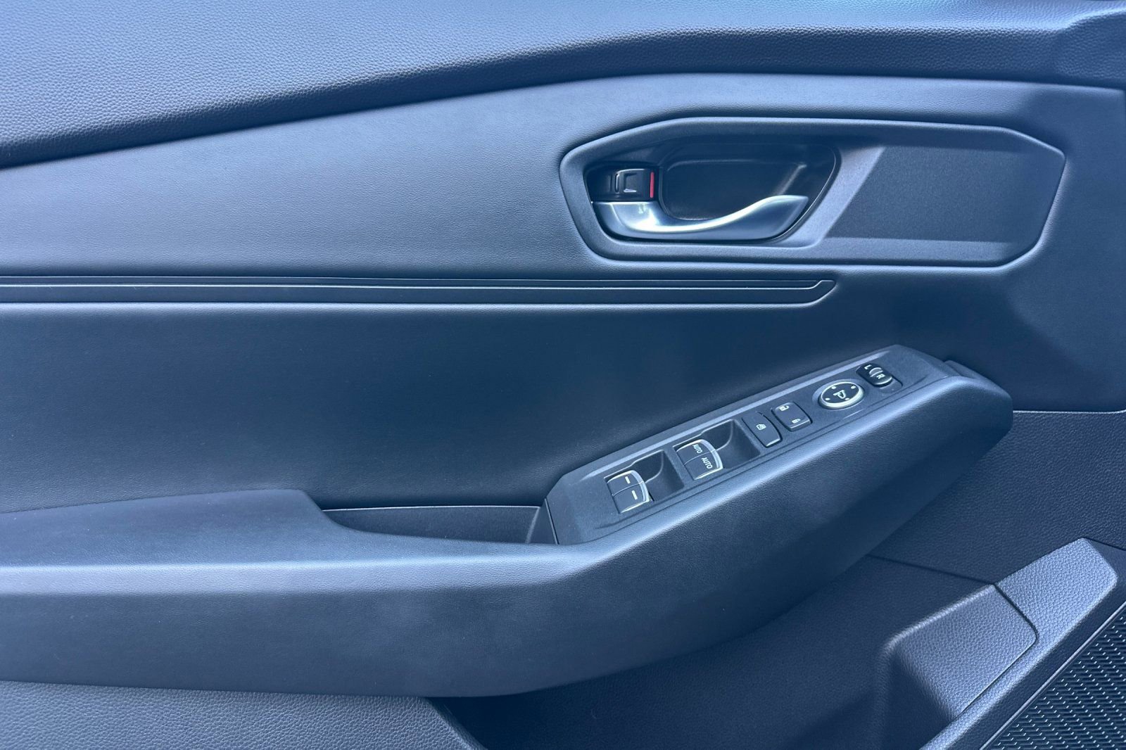 Used 2023 Honda Accord EX image 11