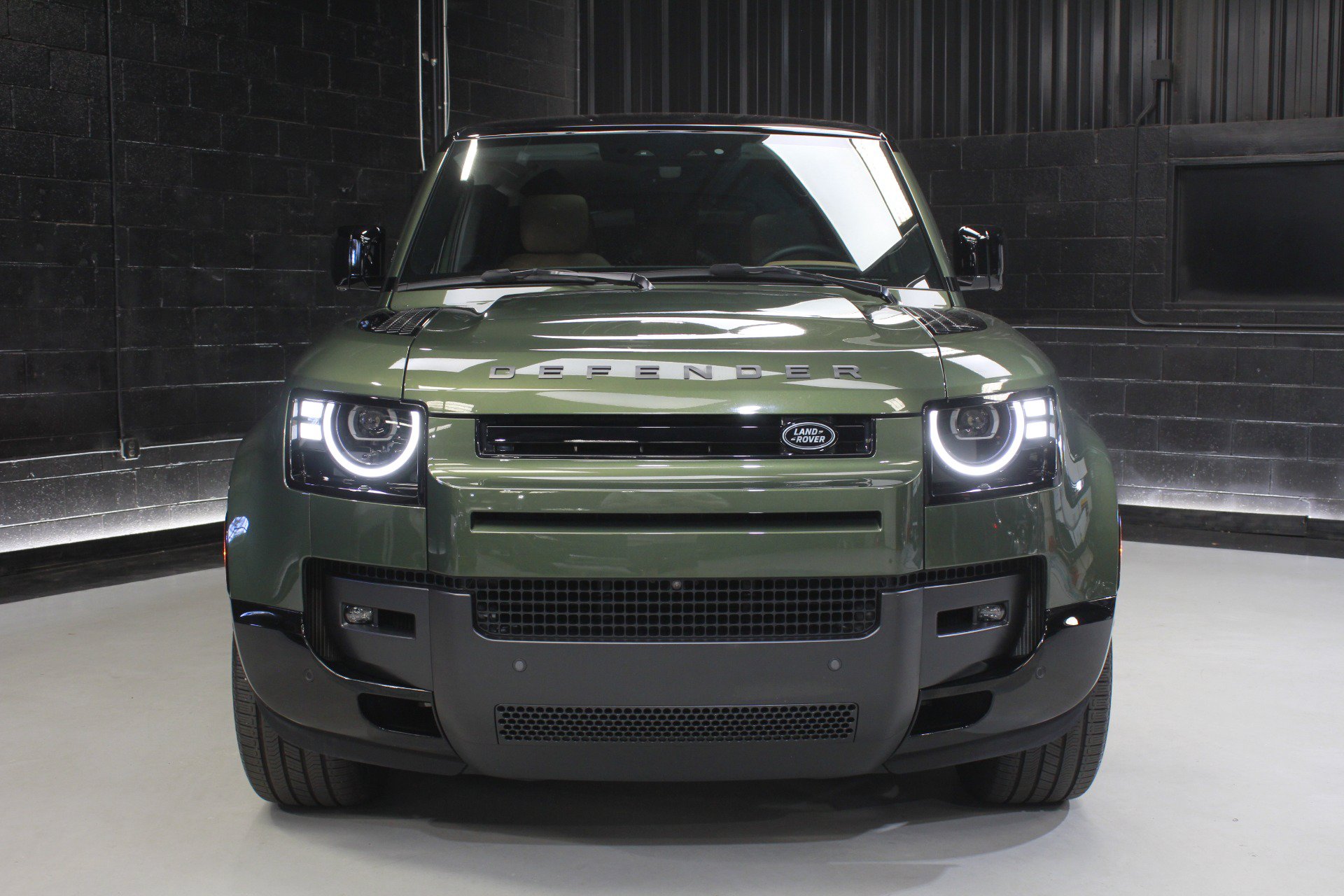 Used 2026 Land Rover Defender 110 X-Dynamic SE AWD/4WD image 10