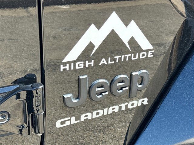 Used 2022 Jeep Gladiator Overland image 6