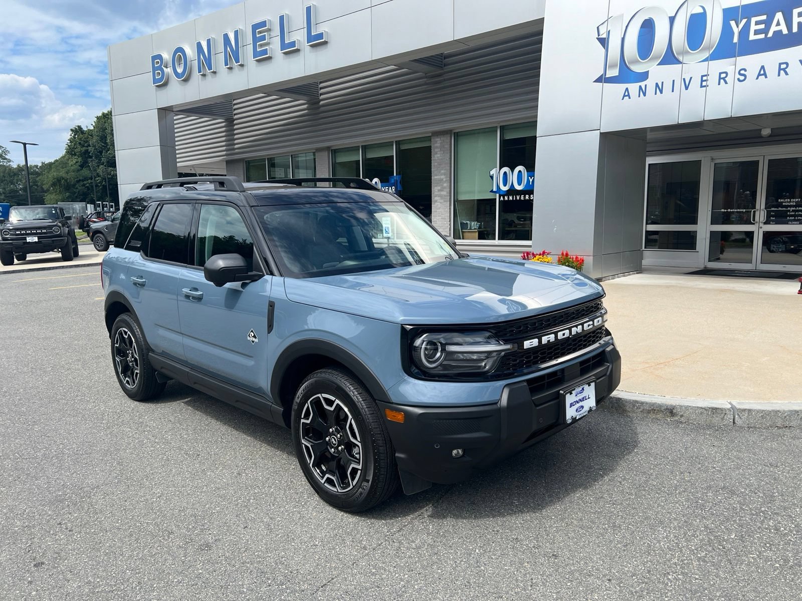 Used 2025 Ford Bronco Sport Outer Banks w/ Outer Banks Tech Package+ AWD/4WD image 1