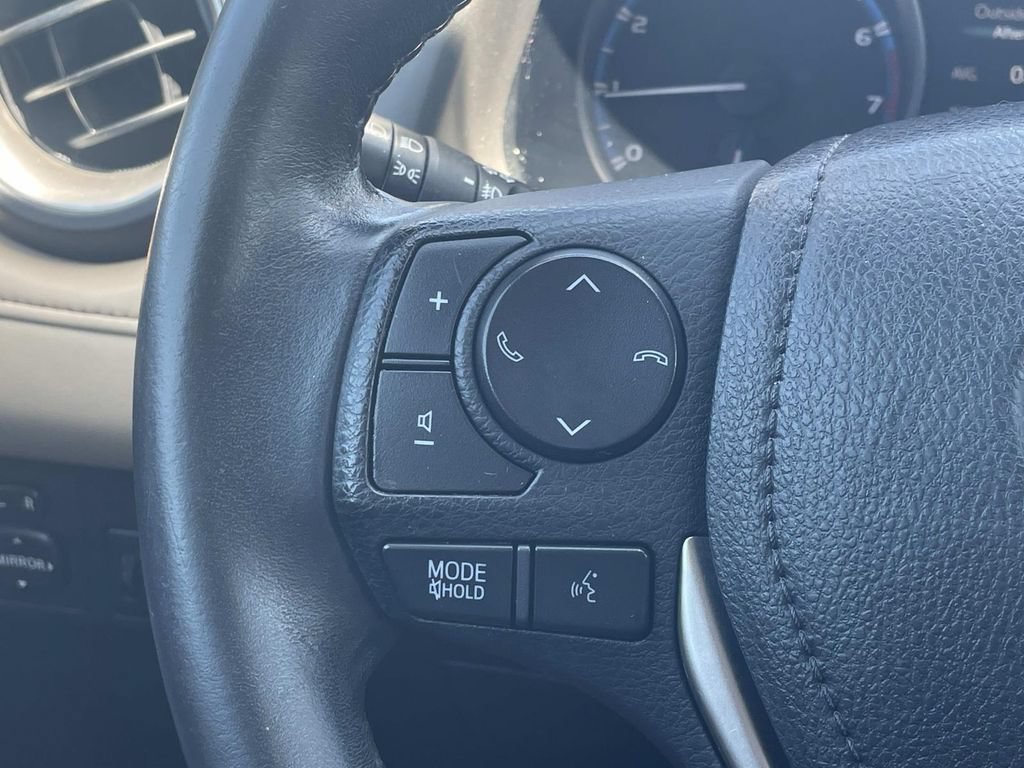 Used 2018 Toyota RAV4 XLE FWD image 27