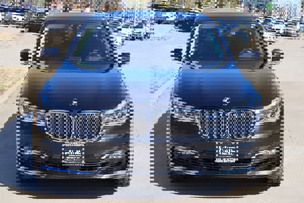 Used 2018 BMW 750i 750i image 4