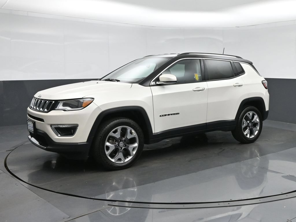 Used 2020 Jeep Compass Limited w/ Premium Lighting Group AWD/4WD image 3