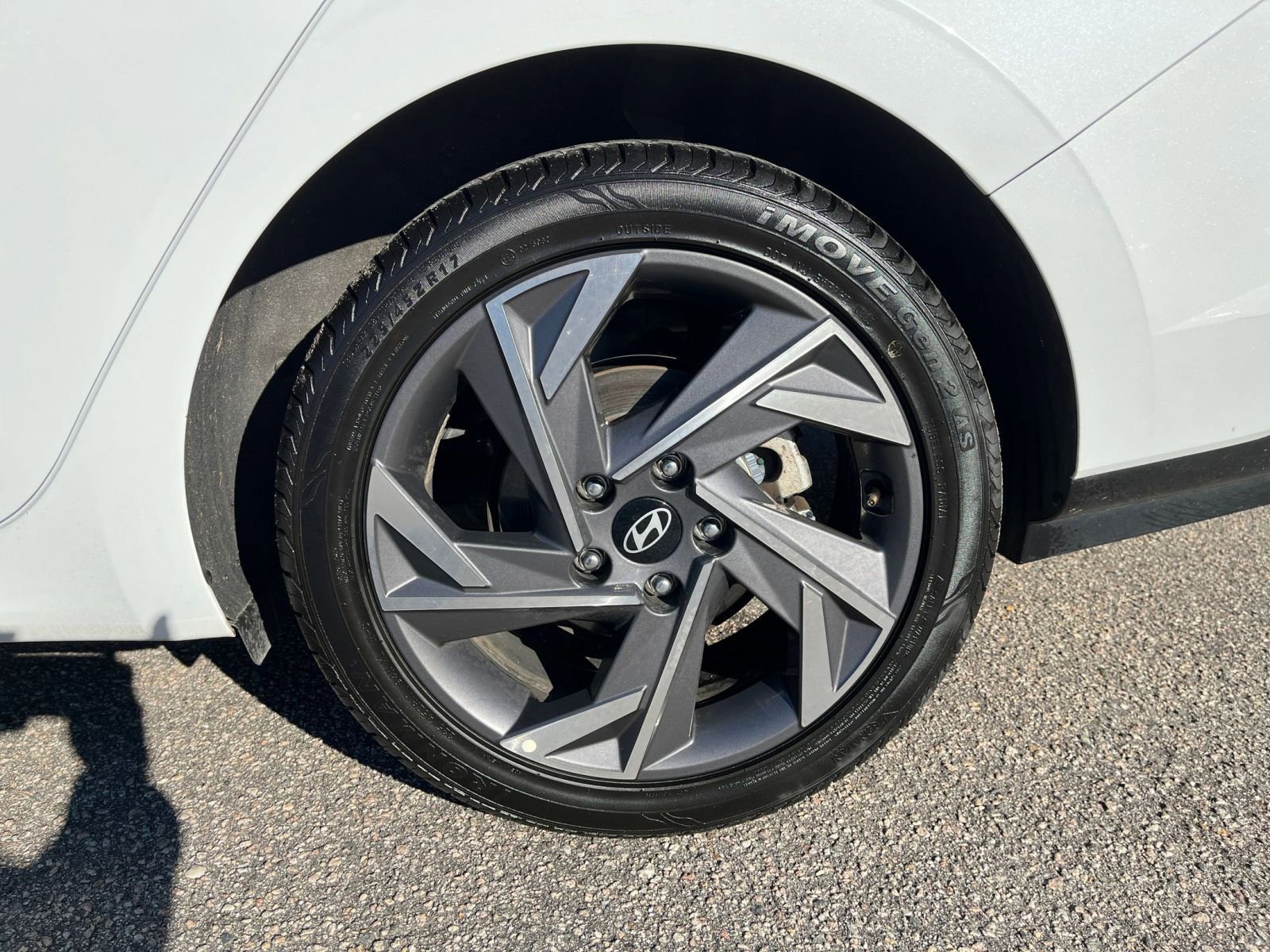 Used 2025 Hyundai Elantra SEL image 27