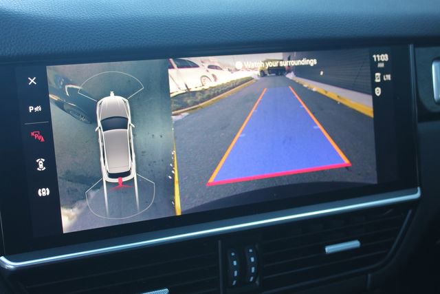 Certified 2023 Porsche Cayenne Platinum Edition image 22