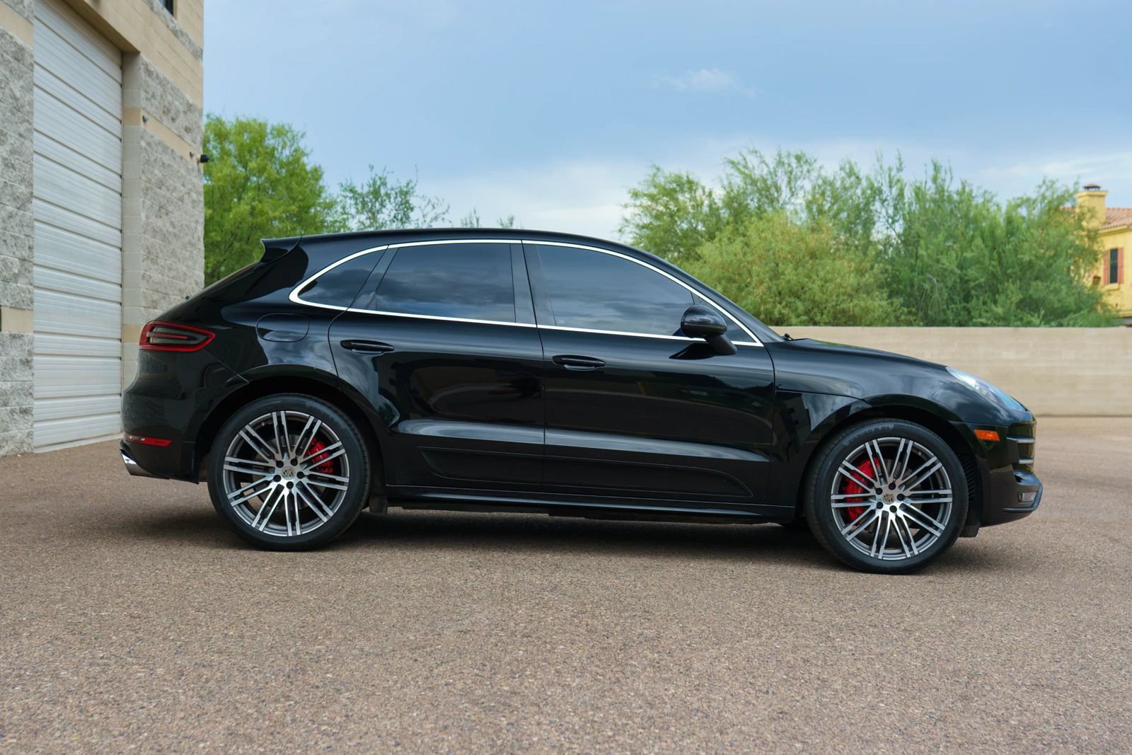 Used 2015 Porsche Macan Turbo AWD/4WD image 8