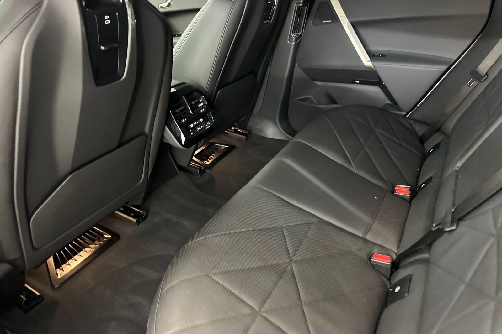 Certified 2024 BMW iX xDrive50 w/ Convenience Package AWD/4WD image 27