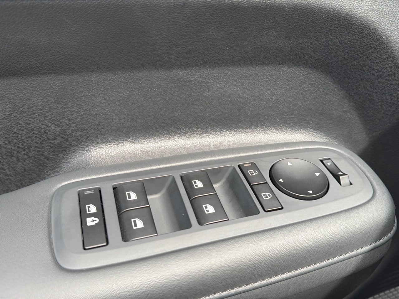 Certified 2025 Hyundai Santa Fe SEL AWD/4WD image 16