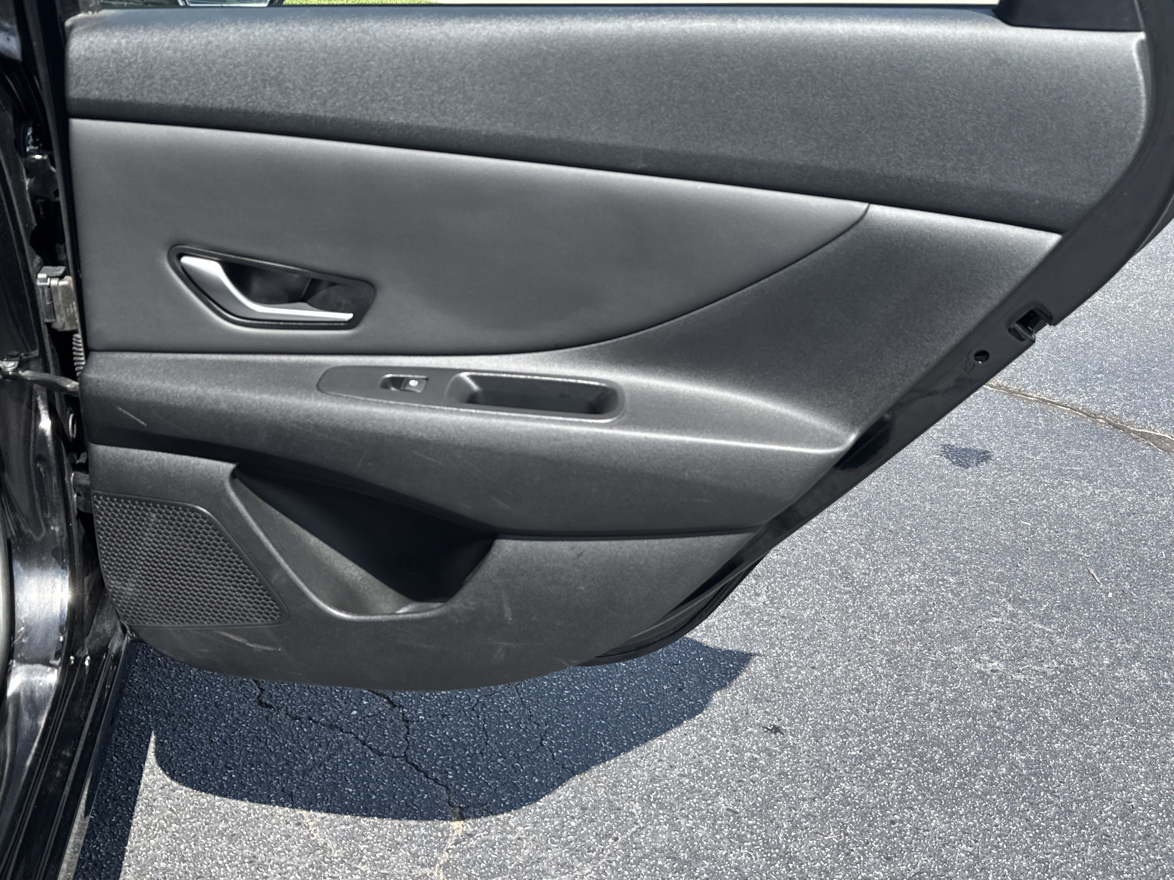 Used 2023 Hyundai Elantra Limited FWD image 14