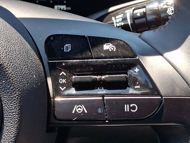 Certified 2025 Hyundai Elantra SEL FWD image 21