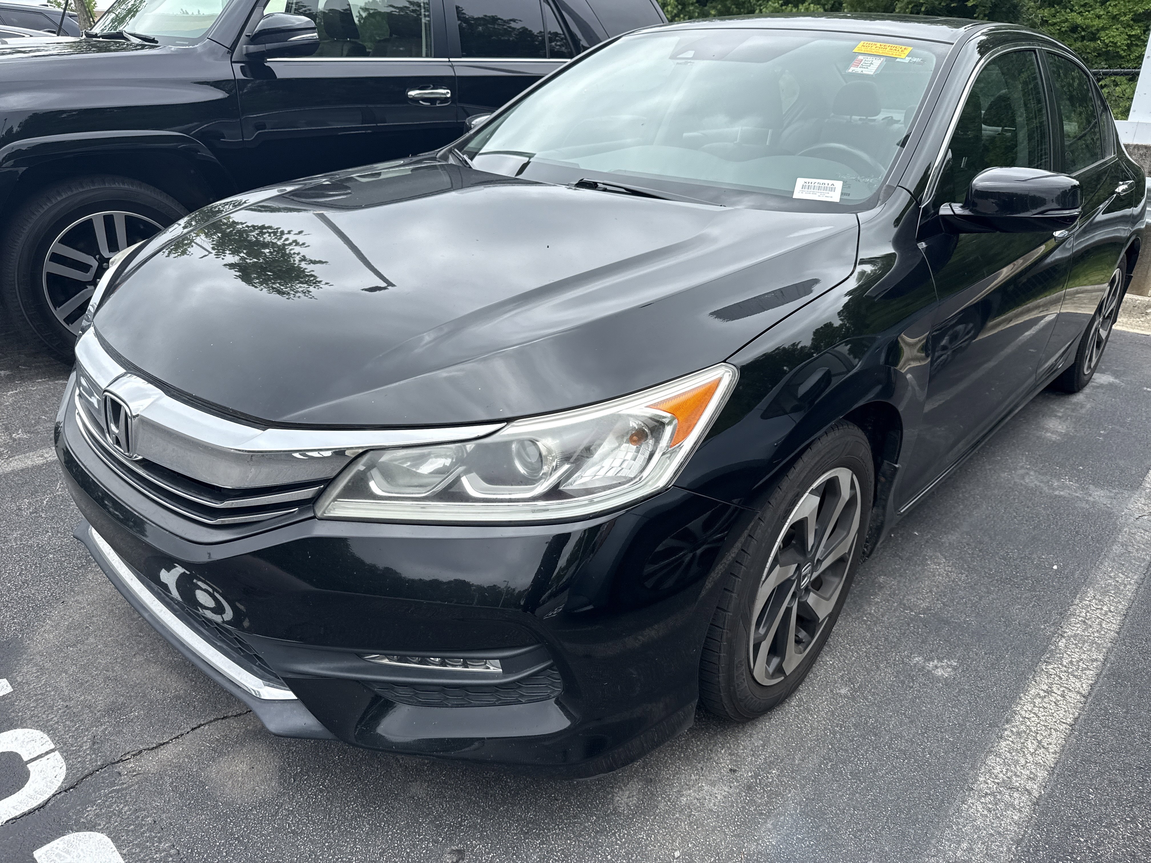 Used 2017 Honda Accord EX-L image 6