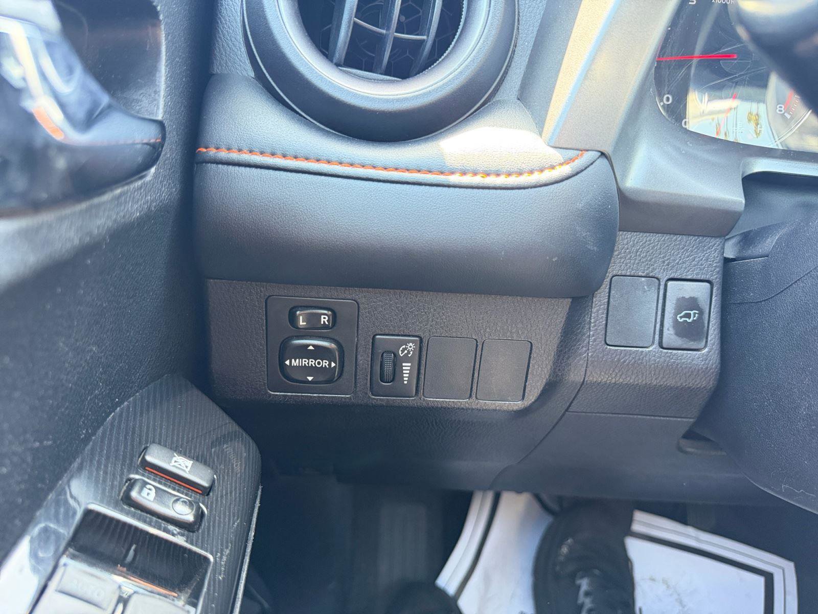 Used 2016 Toyota RAV4 SE FWD image 23