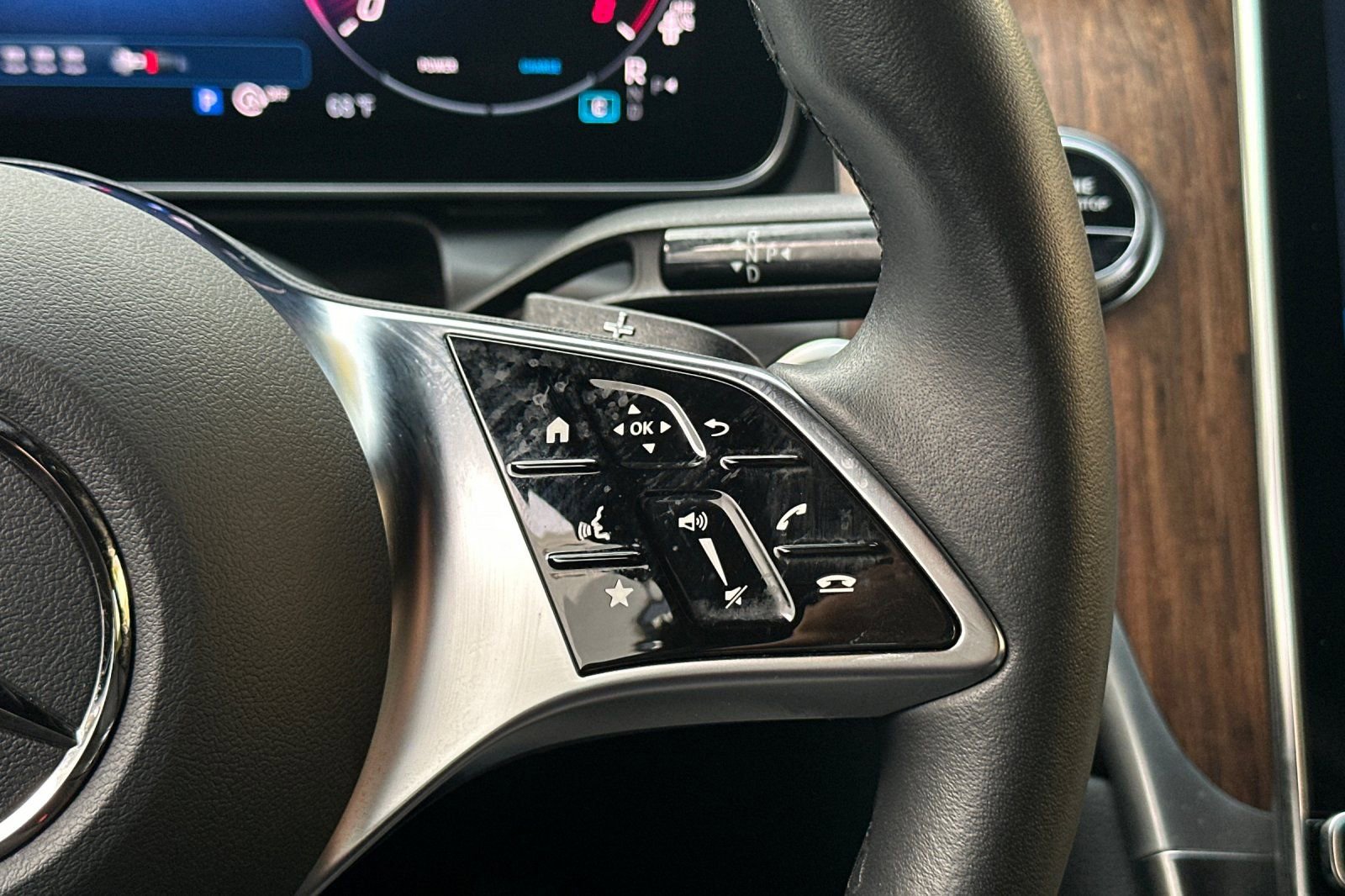 Certified 2025 Mercedes-Benz GLC 300 4MATIC image 30