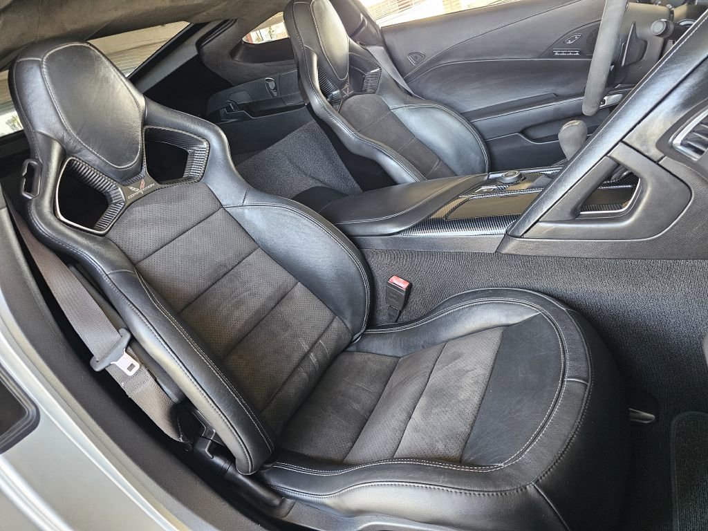 Used 2015 Chevrolet Corvette w/ Z51 Performance Package w/ 3LT Preferred Equipment Group image 23