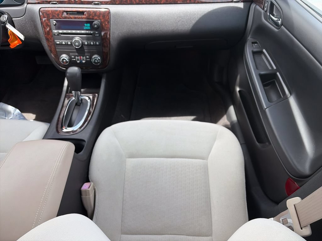 Used 2013 Chevrolet Impala LT w/ LT Sunroof Package FWD image 17