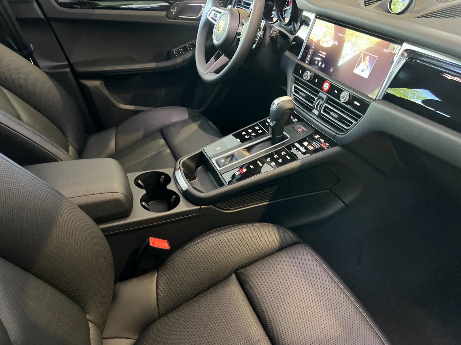 New 2026 Porsche Macan AWD/4WD image 16