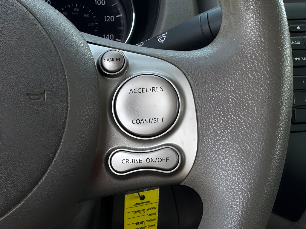 Used 2012 Nissan Versa SV FWD image 17