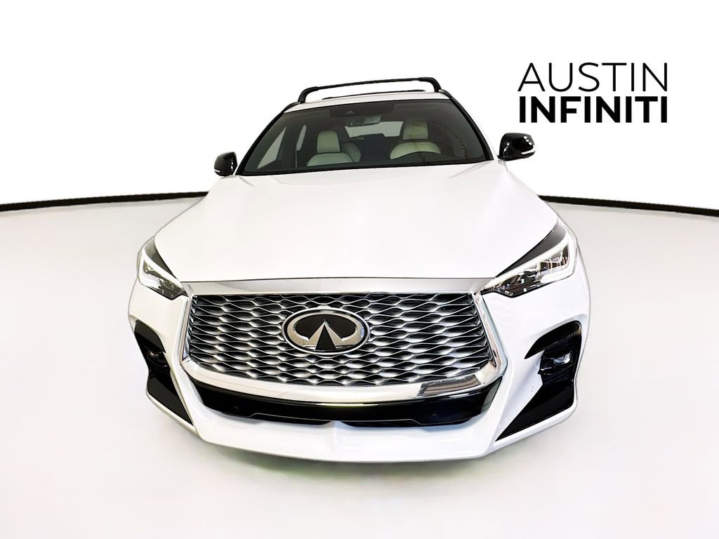 Certified 2025 INFINITI QX55 Essential image 3