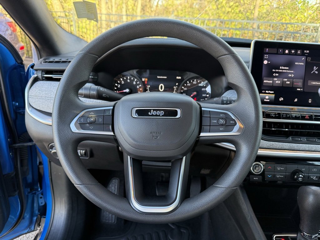 Used 2024 Jeep Compass Sport image 10