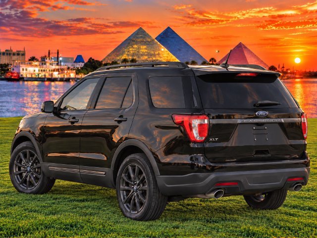 Used 2018 Ford Explorer XLT w/ Equipment Group 202A FWD image 8