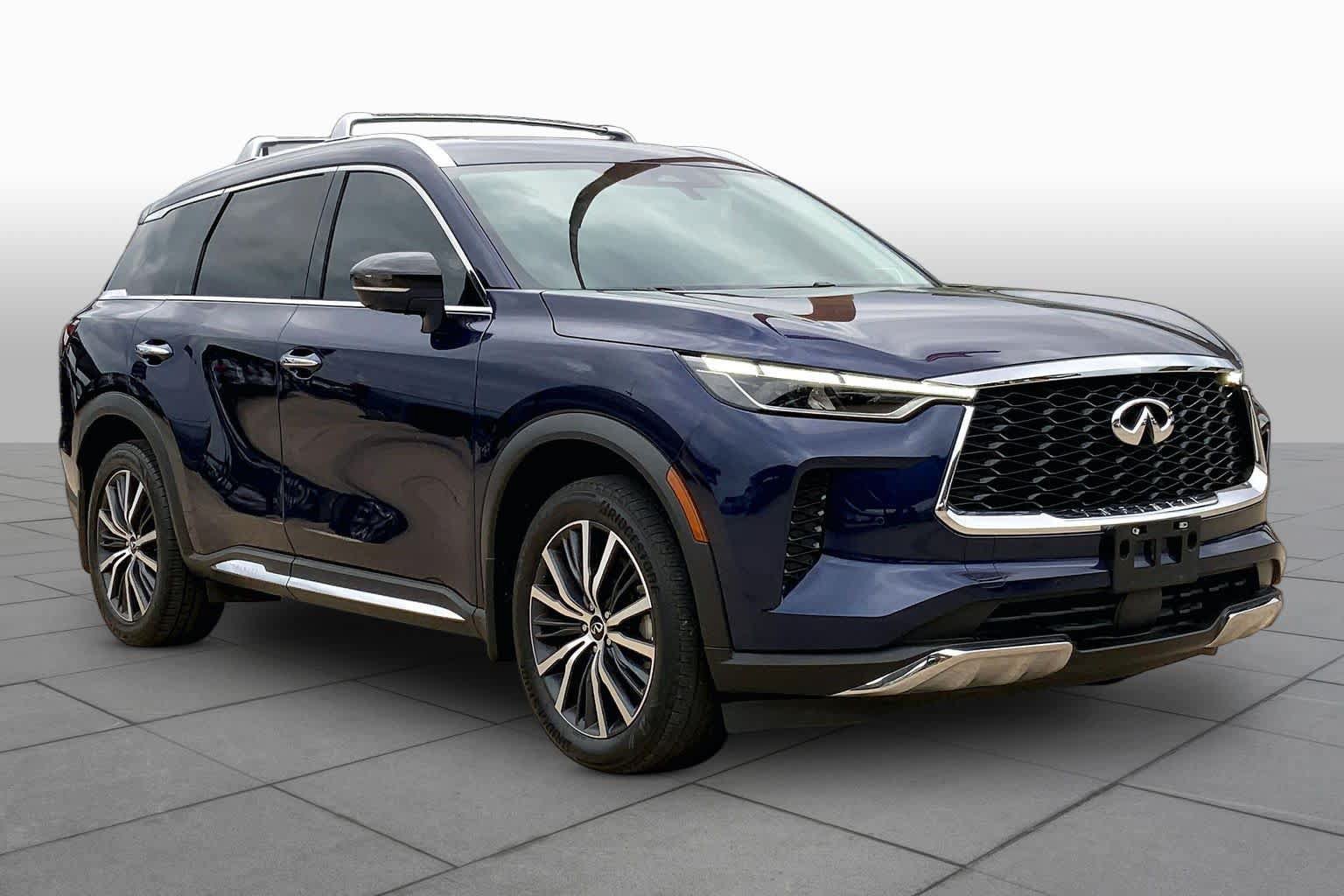 Used 2022 INFINITI QX60 Sensory w/ Cargo Package FWD image 3
