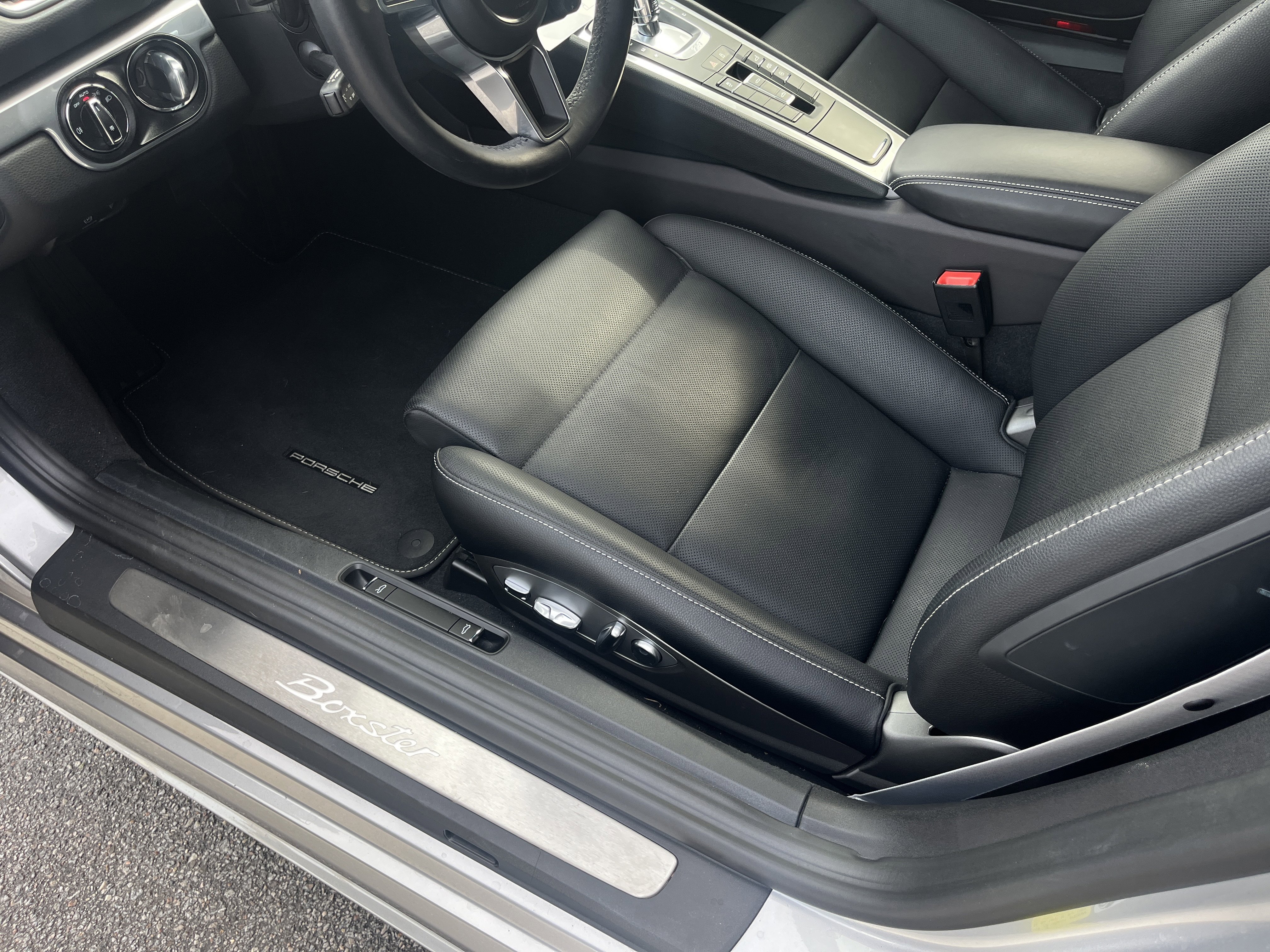 Certified 2024 Porsche 718 Boxster Style Edition image 21