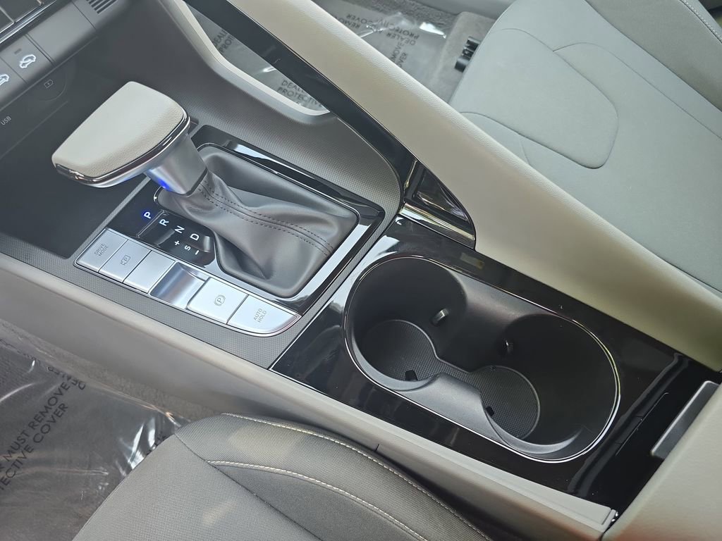 Used 2025 Hyundai Elantra Blue image 22