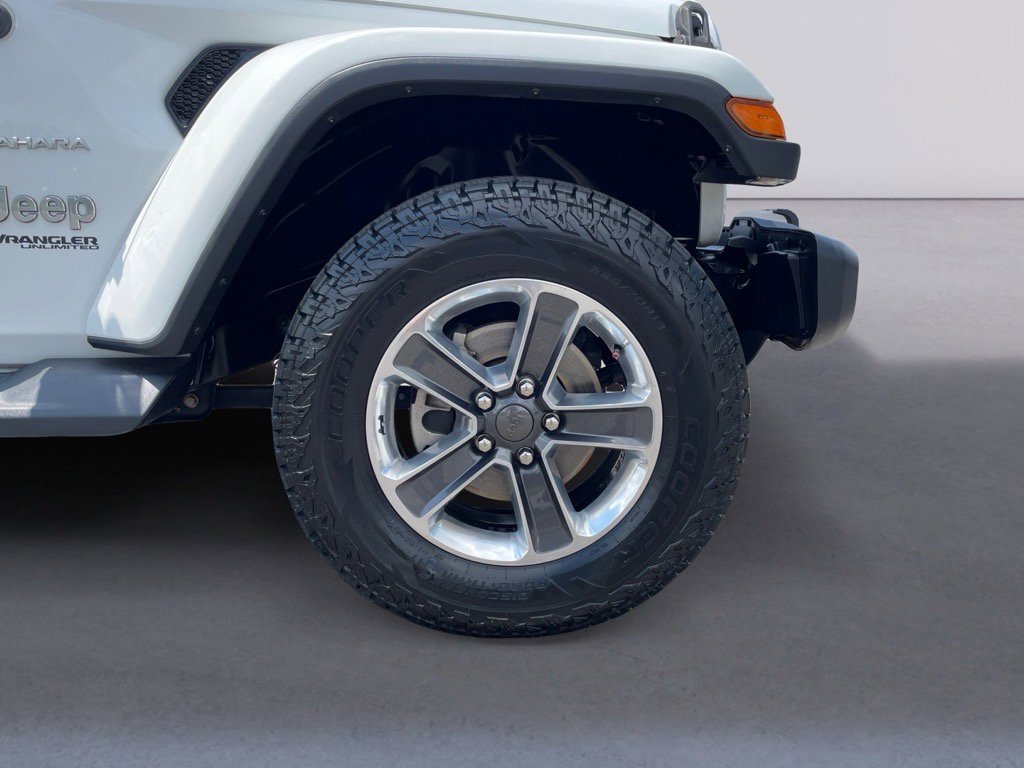 Used 2018 Jeep Wrangler Unlimited Sahara image 9