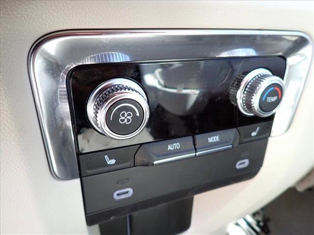 Used 2023 GMC Yukon XL Denali AWD/4WD image 12
