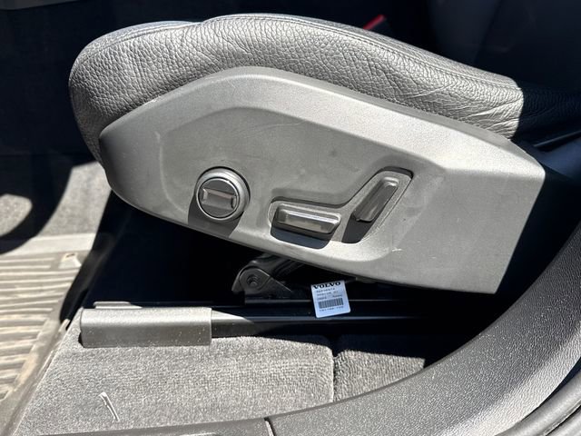 Certified 2024 Volvo XC60 B5 Plus w/ Protection Package Premier image 13