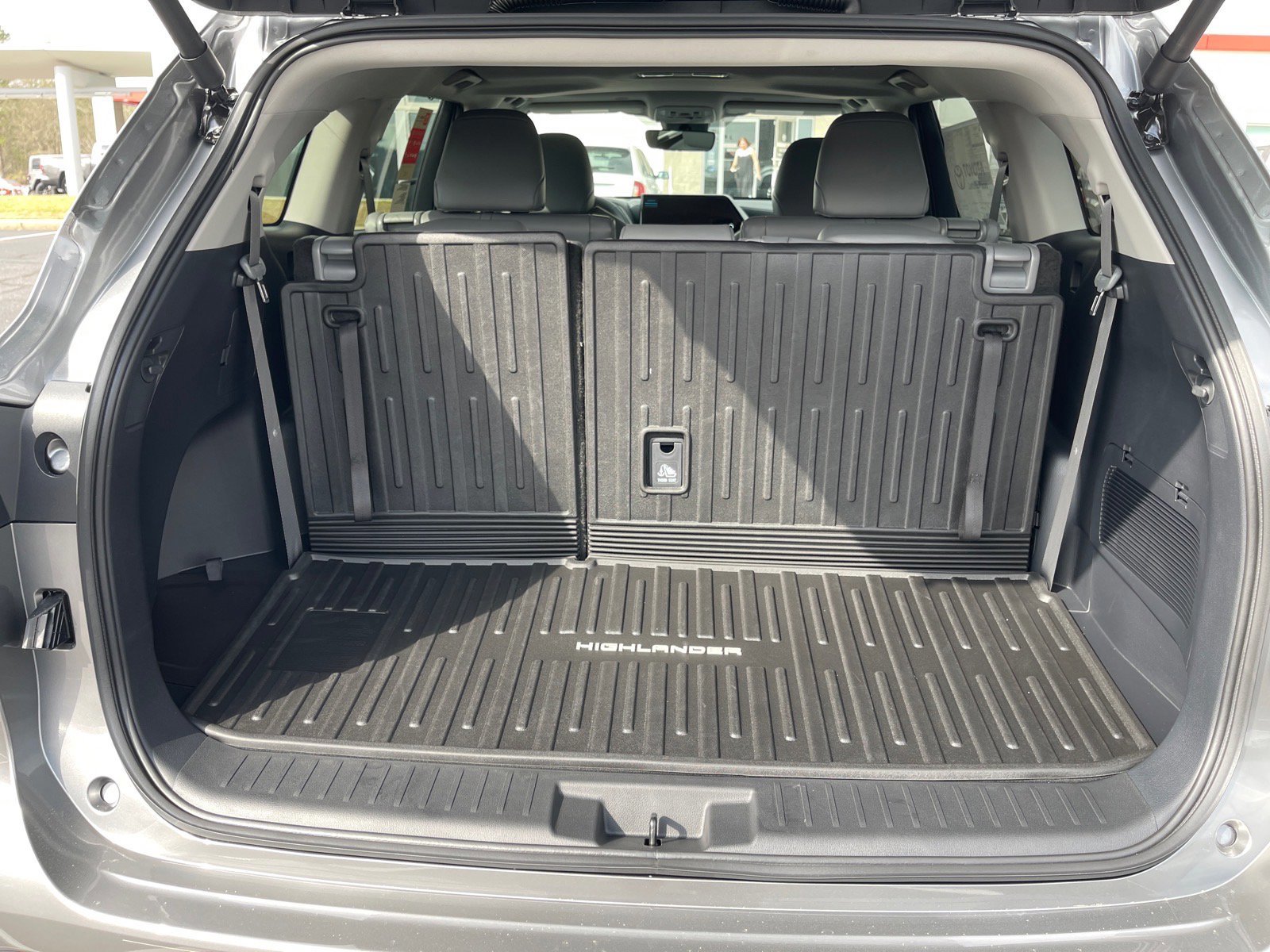 New 2026 Toyota Highlander XLE image 14