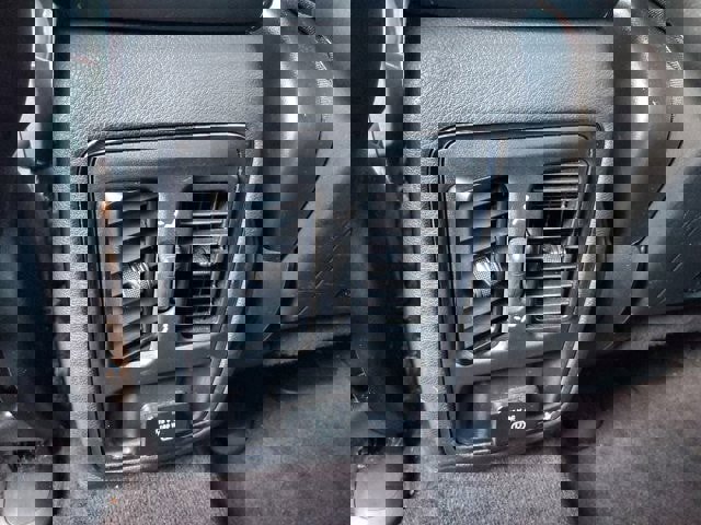 Used 2019 Jeep Grand Cherokee Altitude image 16