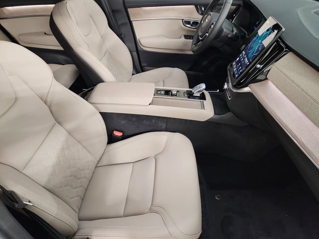 New 2026 Volvo XC90 T8 Plus w/ Protection Package Premier AWD/4WD image 3