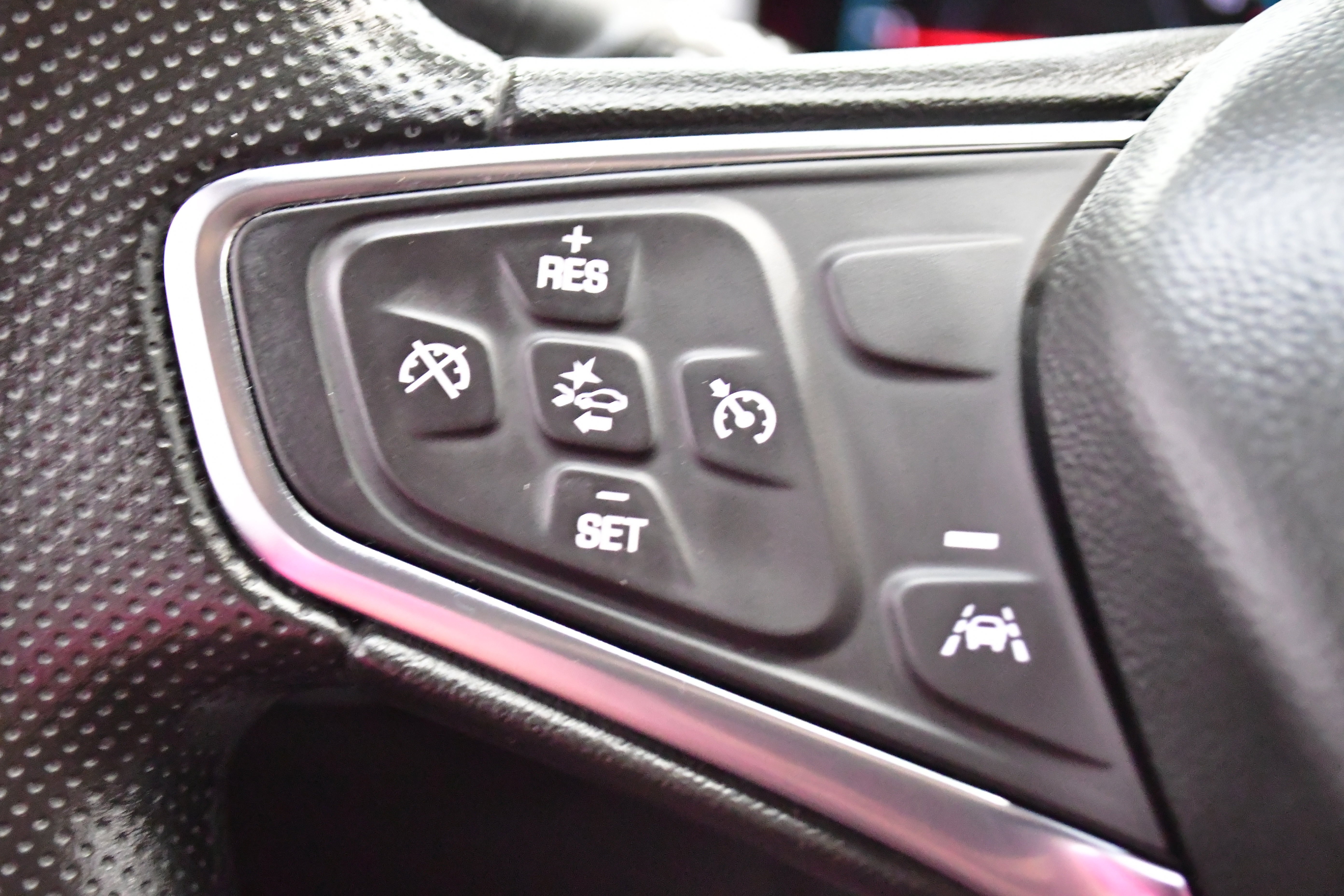 Used 2024 Chevrolet Malibu LT image 40