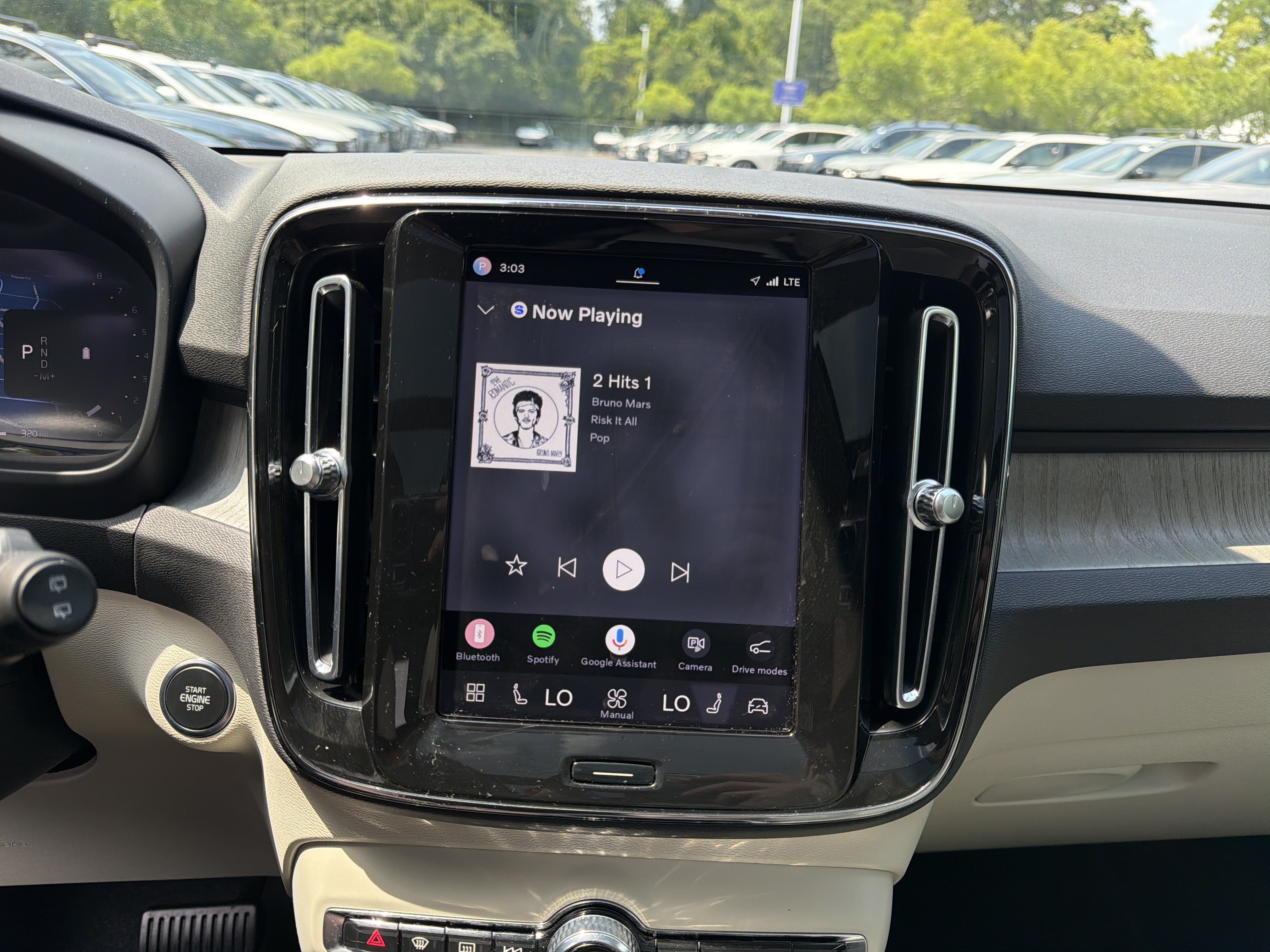 Certified 2024 Volvo XC40 B5 Plus AWD/4WD image 23