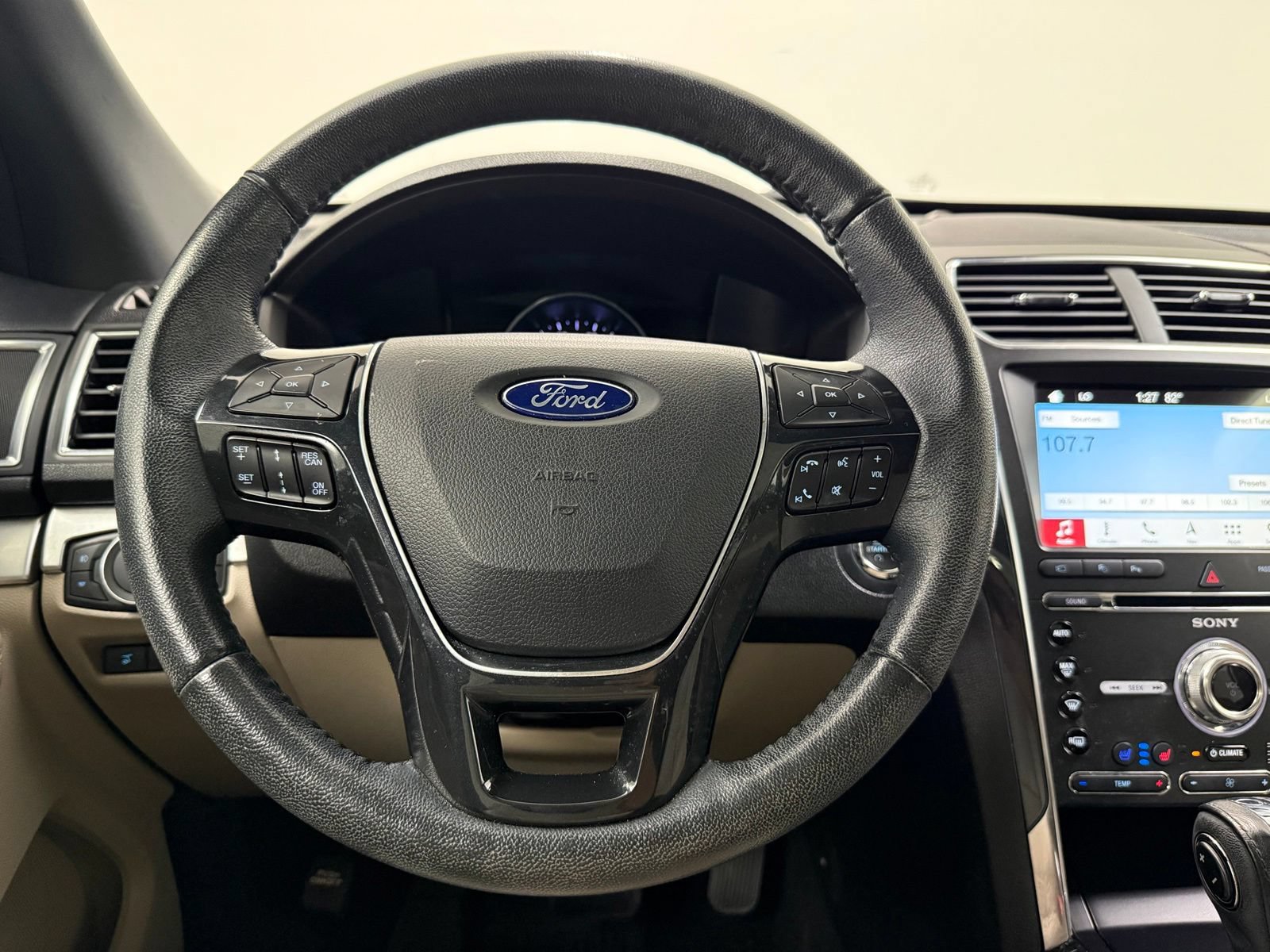 Used 2018 Ford Explorer Limited w/ Equipment Group 301A AWD/4WD image 26