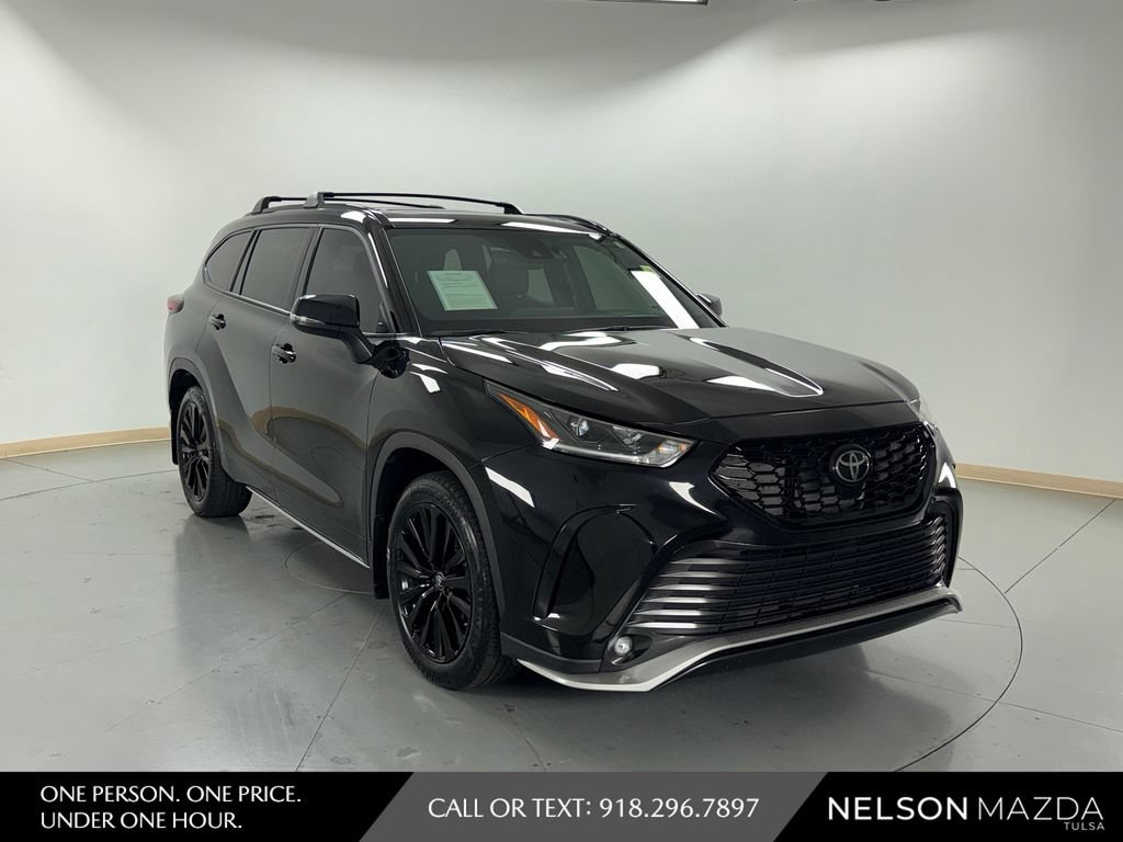 Used 2024 Toyota Highlander XSE FWD image 4