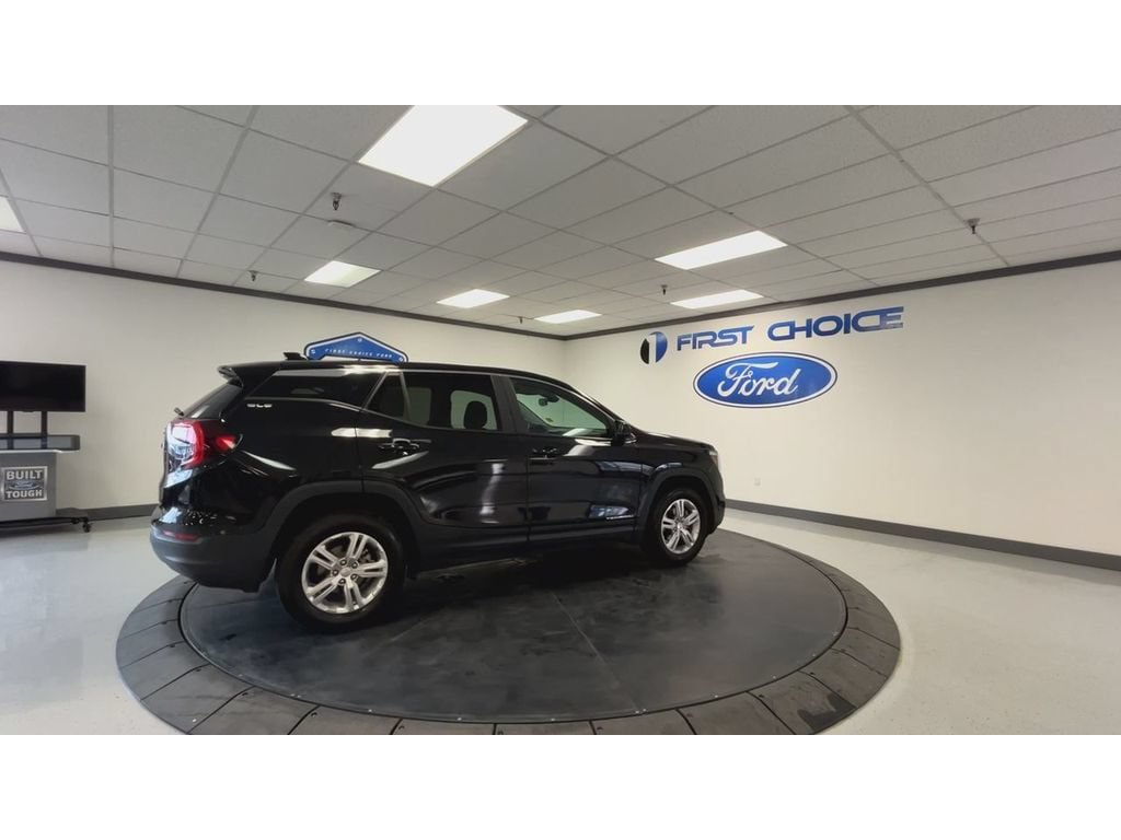 Used 2024 GMC Terrain SLE AWD/4WD image 2