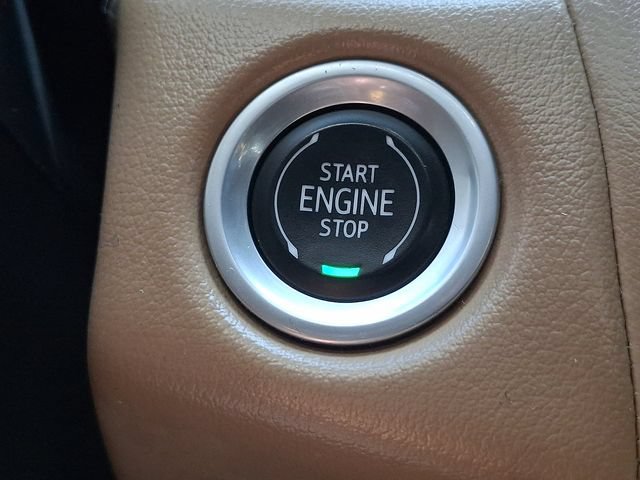 Used 2021 Chevrolet Suburban Premier w/ Premium Package AWD/4WD image 25