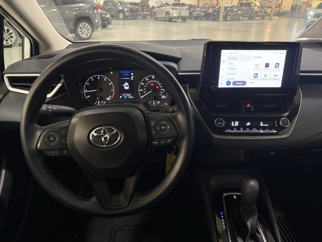 Used 2025 Toyota Corolla LE FWD image 27