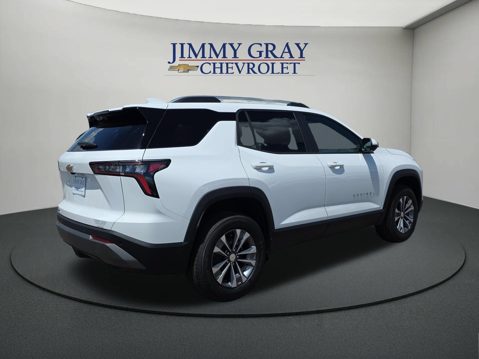 New 2026 Chevrolet Equinox LT w/ Convenience Package II FWD image 5