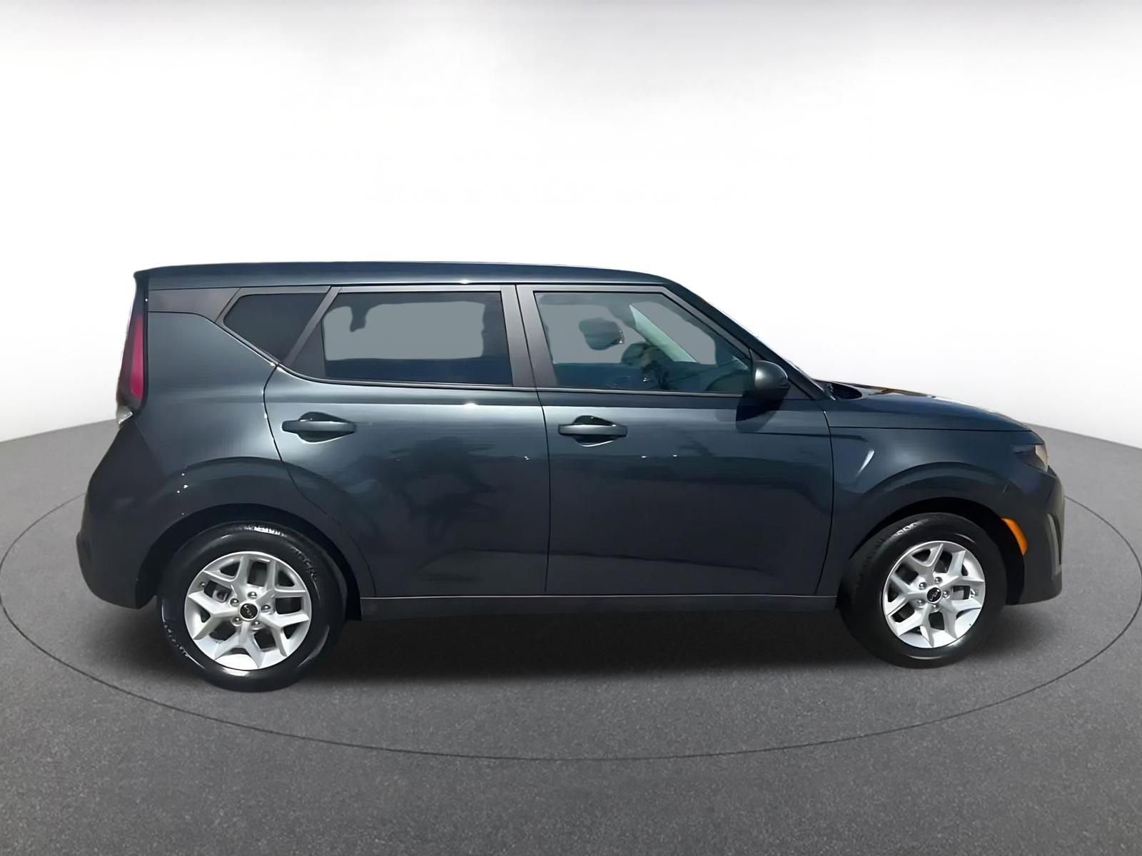 Used 2025 Kia Soul LX w/ LX Technology Package image 16