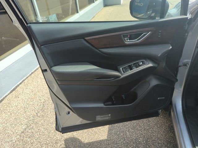 Used 2025 Subaru Ascent Touring AWD/4WD image 14