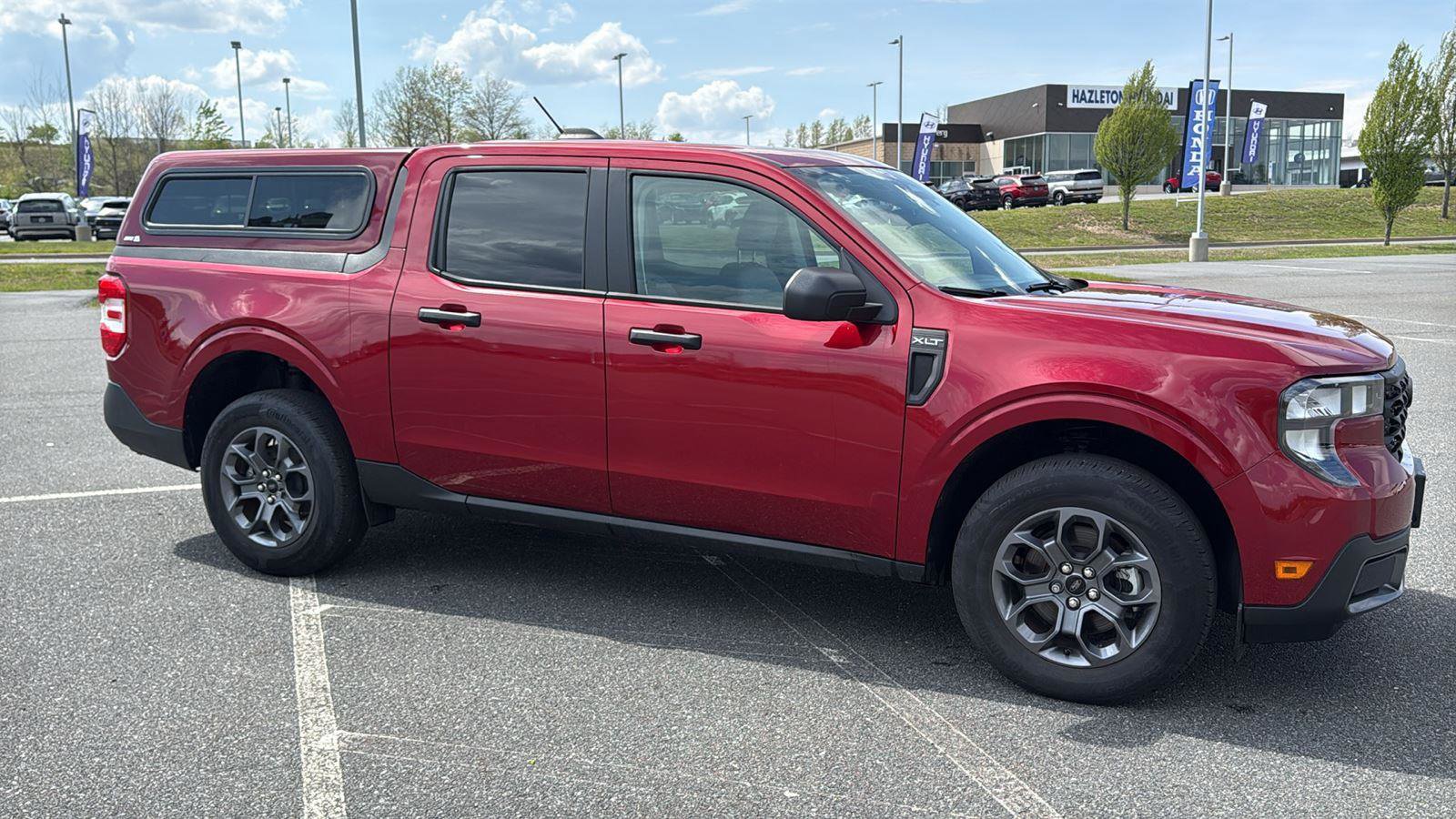 Used 2025 Ford Maverick XLT w/ Equipment Group 302A AWD/4WD image 3