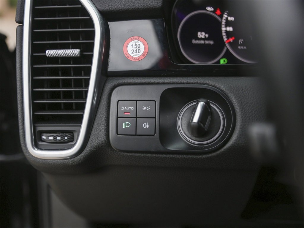 Certified 2023 Porsche Cayenne image 20